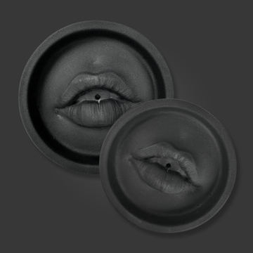 Räucherstäbchenhalter "Lips of Serenity"